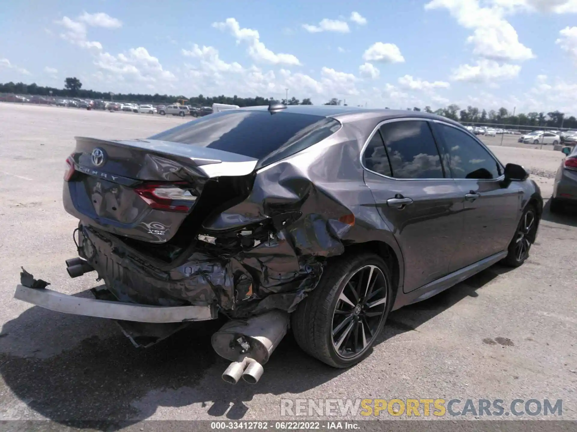 4 Photograph of a damaged car 4T1K61AK6LU932998 TOYOTA CAMRY 2020