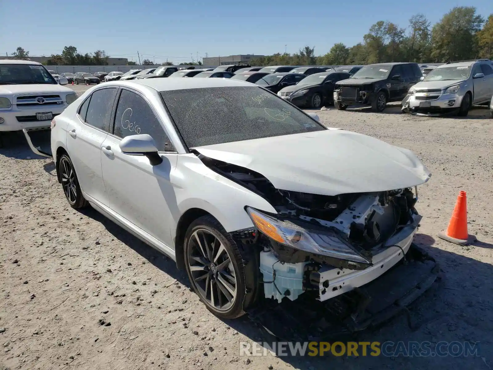 1 Photograph of a damaged car 4T1K61AK6LU935089 TOYOTA CAMRY 2020