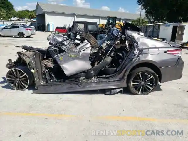 10 Photograph of a damaged car 4T1K61AK6LU936193 TOYOTA CAMRY 2020