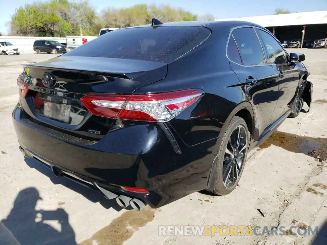 4 Photograph of a damaged car 4T1K61AK6LU942415 TOYOTA CAMRY 2020