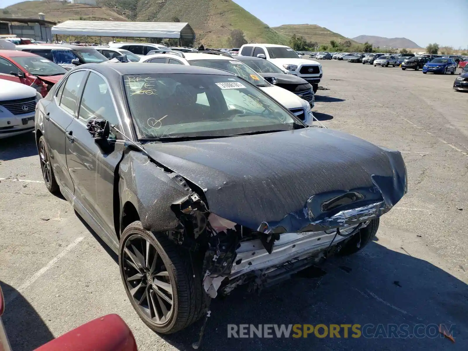 1 Photograph of a damaged car 4T1K61AK6LU950921 TOYOTA CAMRY 2020