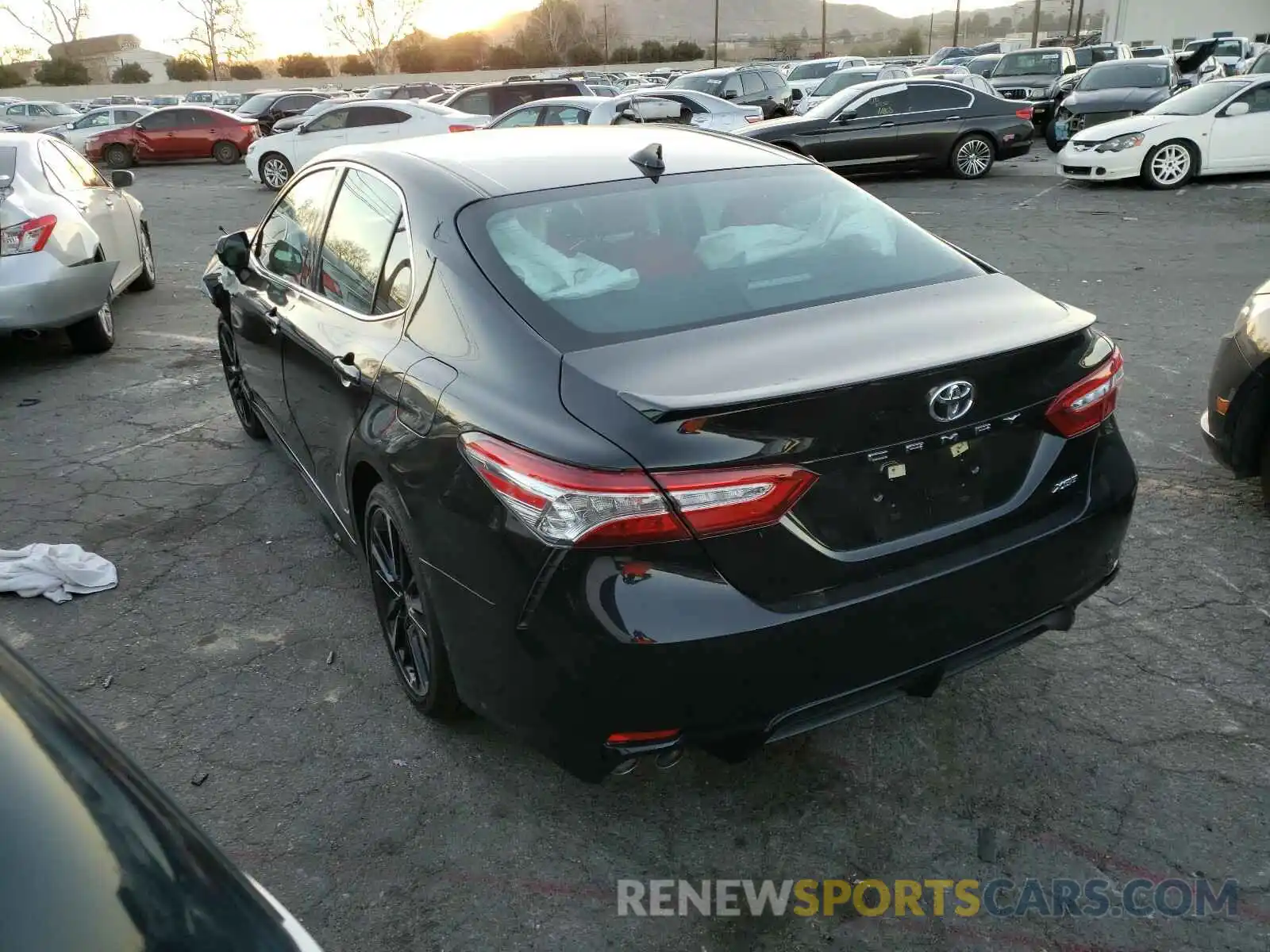 3 Photograph of a damaged car 4T1K61AK6LU950921 TOYOTA CAMRY 2020