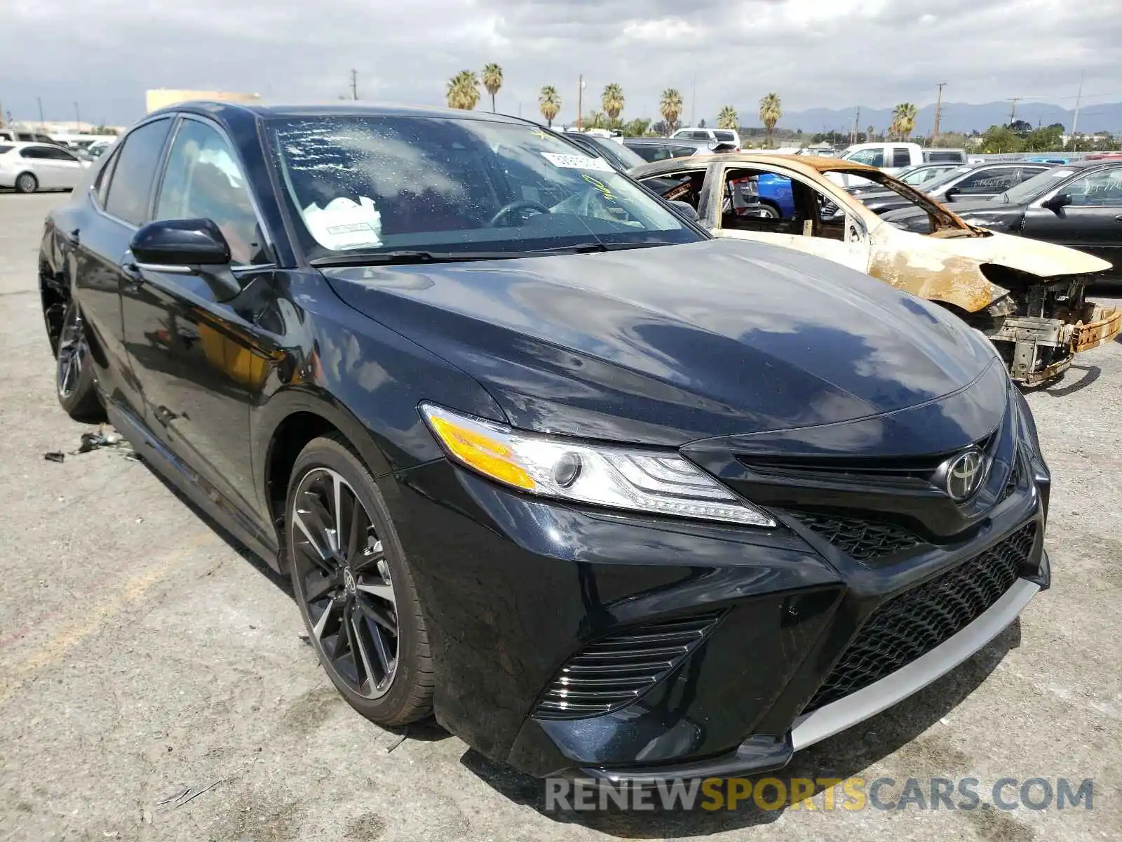 1 Photograph of a damaged car 4T1K61AK6LU957562 TOYOTA CAMRY 2020