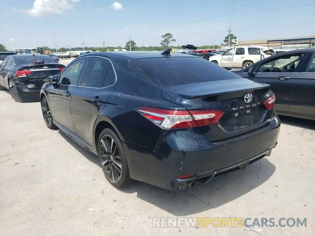 3 Photograph of a damaged car 4T1K61AK6LU964222 TOYOTA CAMRY 2020