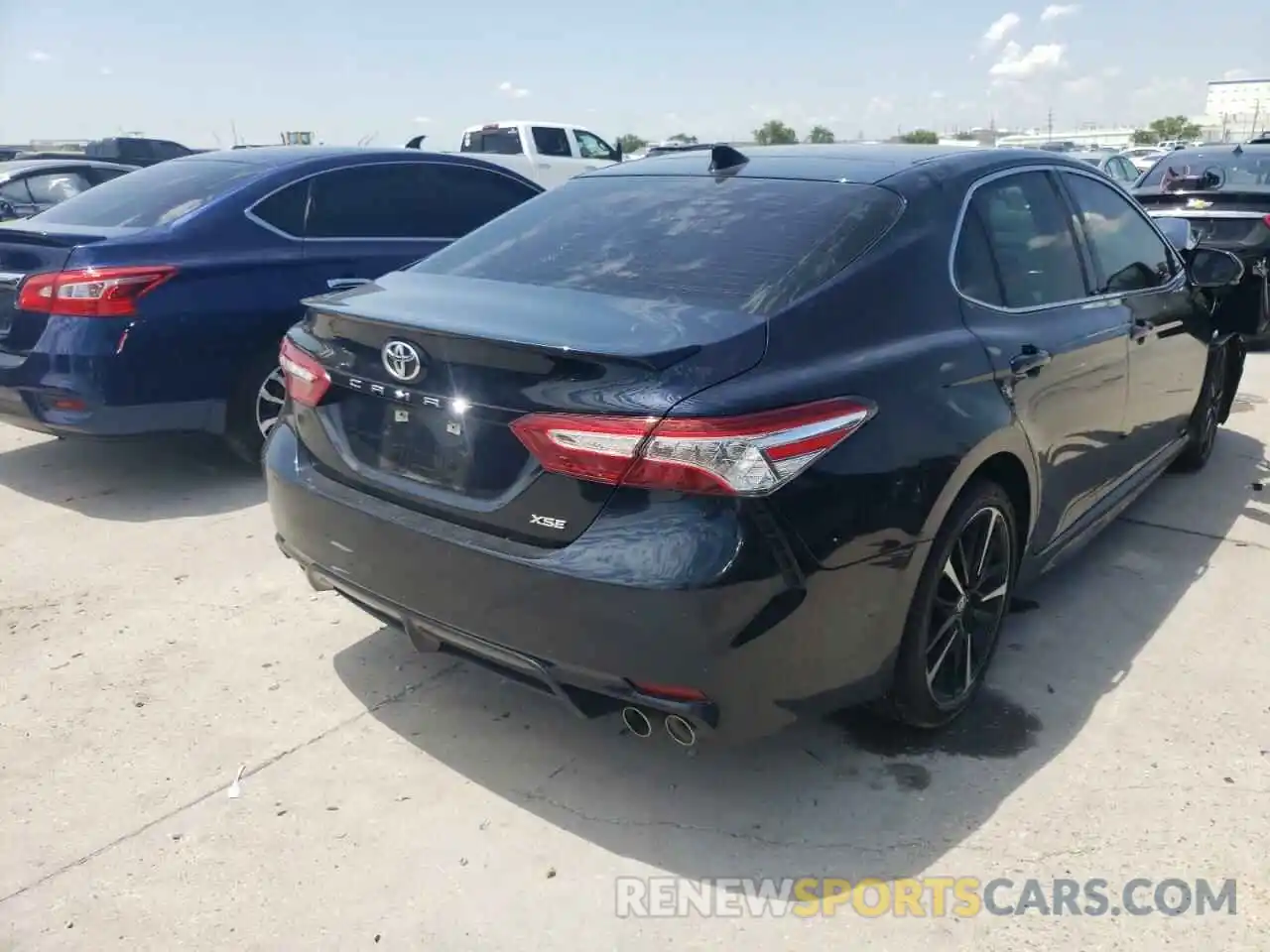 4 Photograph of a damaged car 4T1K61AK6LU964222 TOYOTA CAMRY 2020