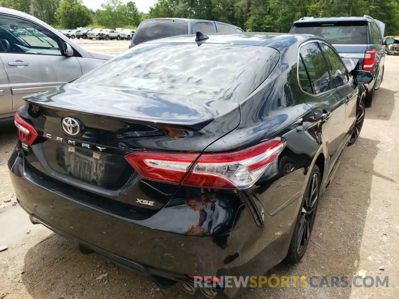 4 Photograph of a damaged car 4T1K61AK6LU972014 TOYOTA CAMRY 2020