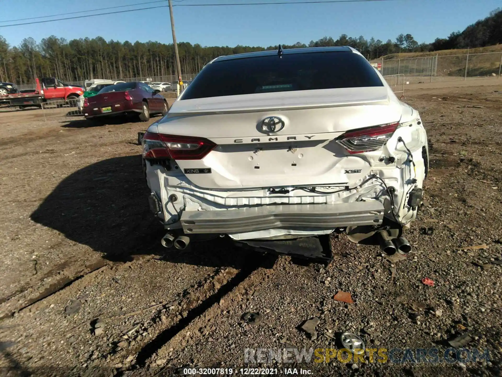 12 Photograph of a damaged car 4T1K61AK6LU982672 TOYOTA CAMRY 2020