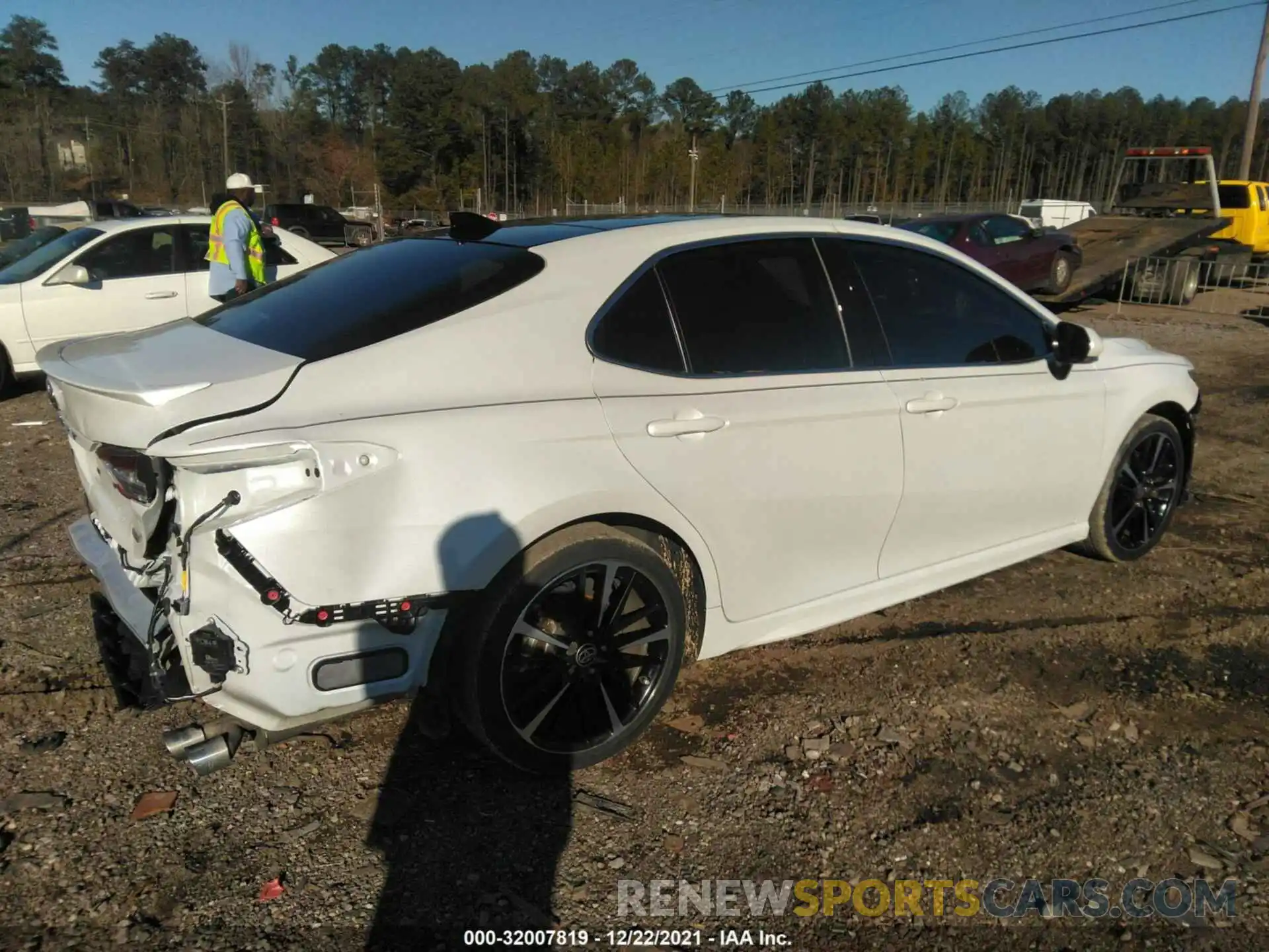 4 Photograph of a damaged car 4T1K61AK6LU982672 TOYOTA CAMRY 2020