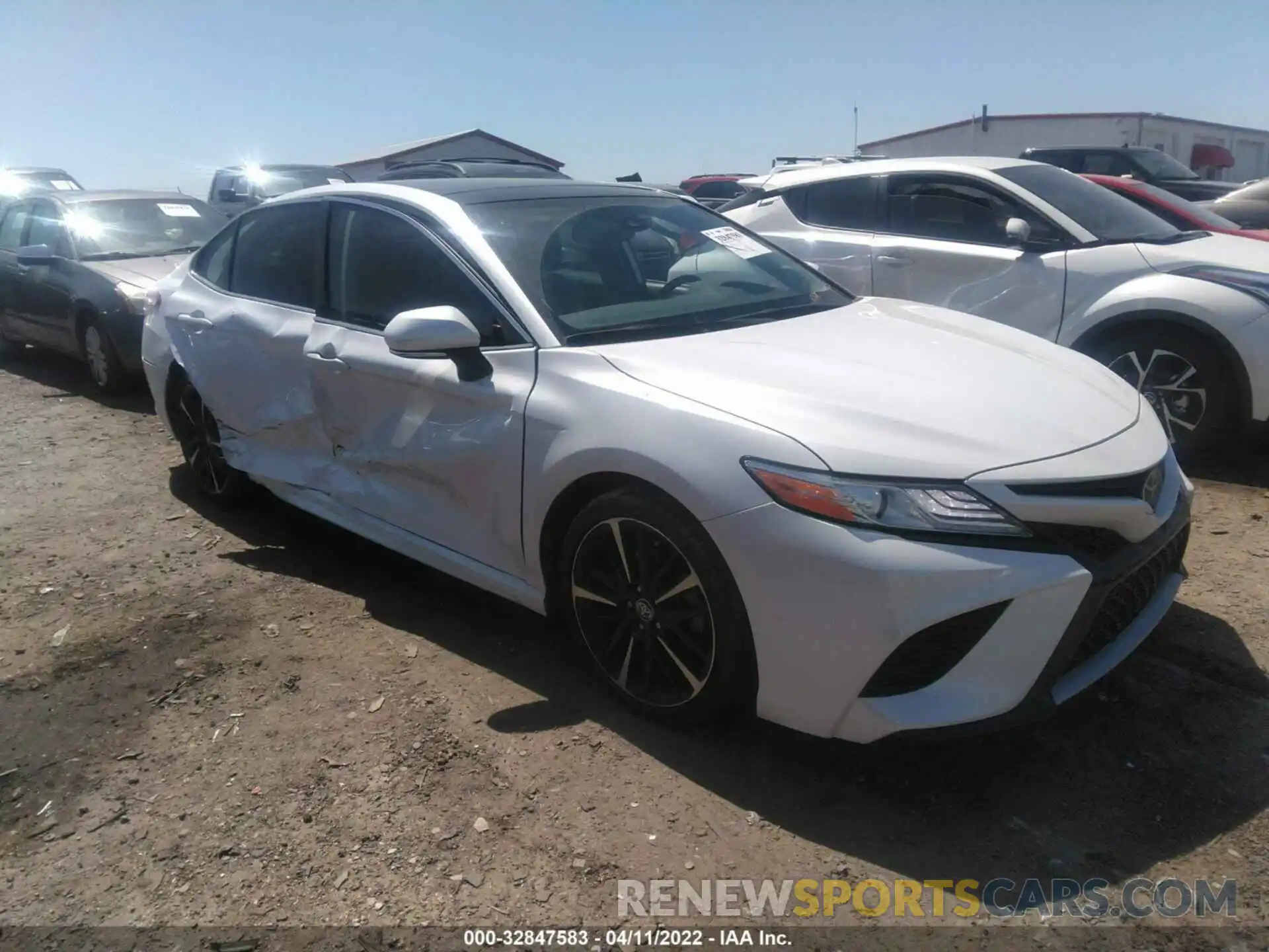 1 Photograph of a damaged car 4T1K61AK6LU984504 TOYOTA CAMRY 2020