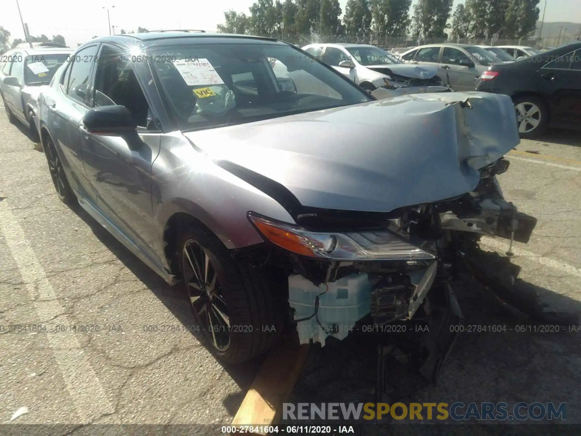 1 Photograph of a damaged car 4T1K61AK7LU305873 TOYOTA CAMRY 2020