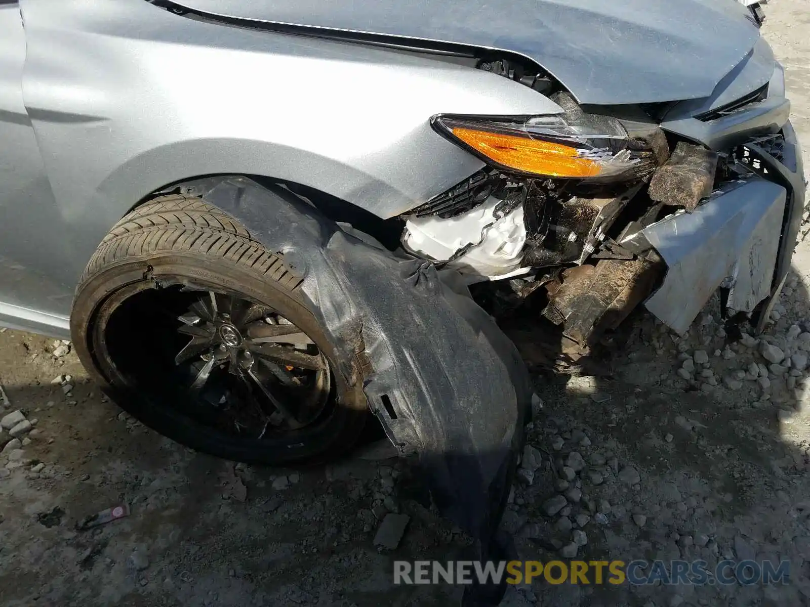 9 Photograph of a damaged car 4T1K61AK7LU310846 TOYOTA CAMRY 2020