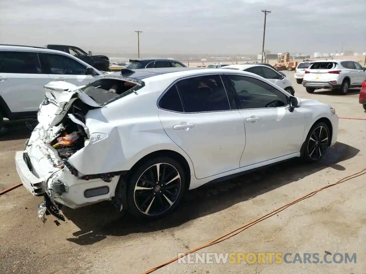 3 Photograph of a damaged car 4T1K61AK7LU312855 TOYOTA CAMRY 2020