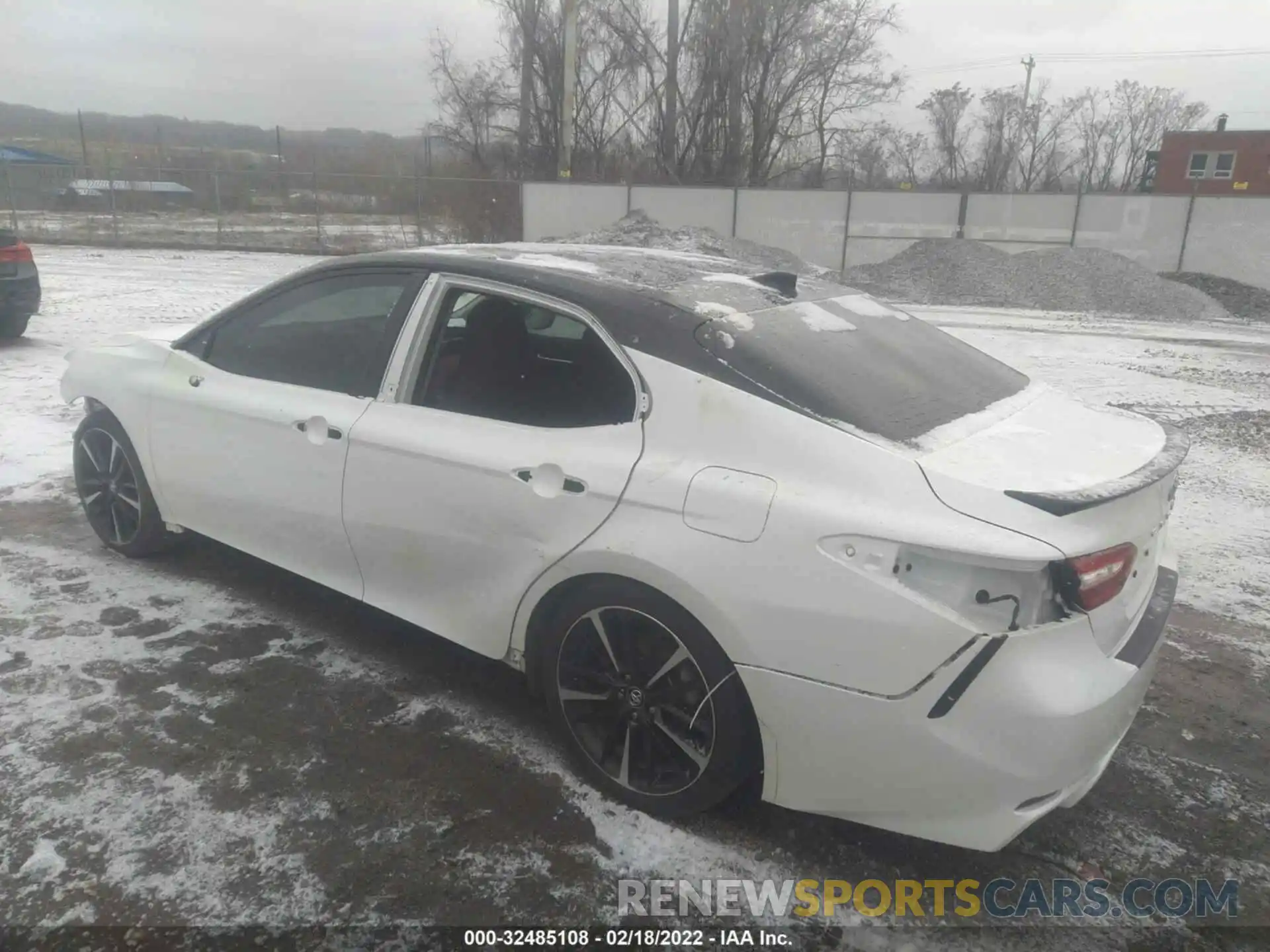 3 Photograph of a damaged car 4T1K61AK7LU313245 TOYOTA CAMRY 2020