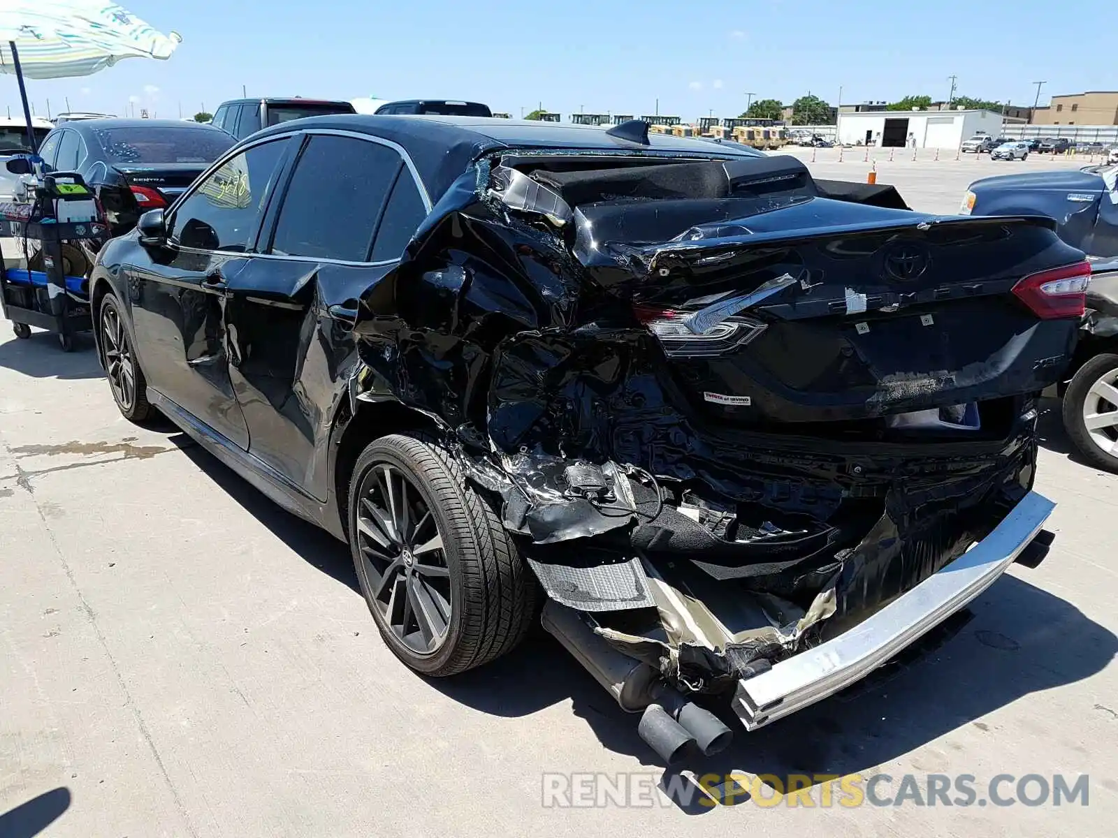 3 Photograph of a damaged car 4T1K61AK7LU321359 TOYOTA CAMRY 2020