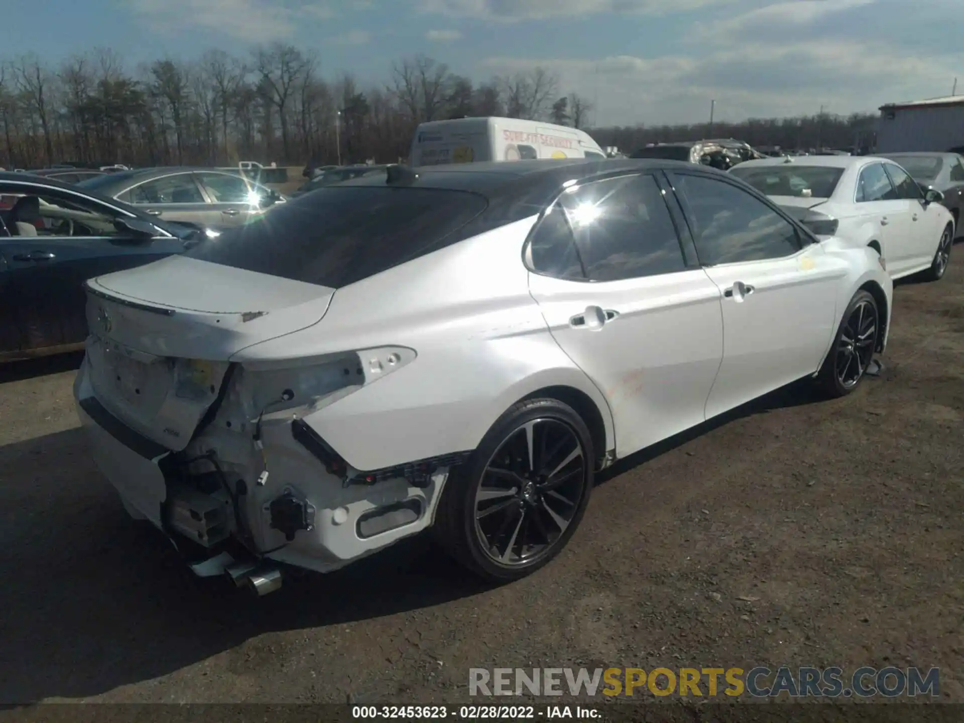 4 Photograph of a damaged car 4T1K61AK7LU331941 TOYOTA CAMRY 2020