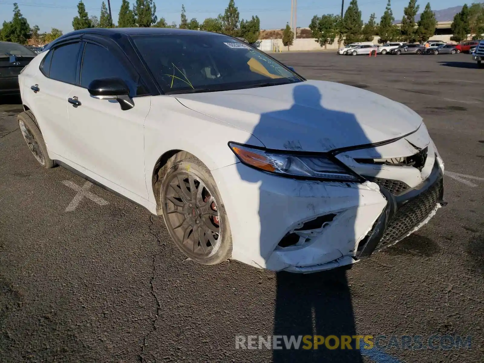 1 Photograph of a damaged car 4T1K61AK7LU354152 TOYOTA CAMRY 2020