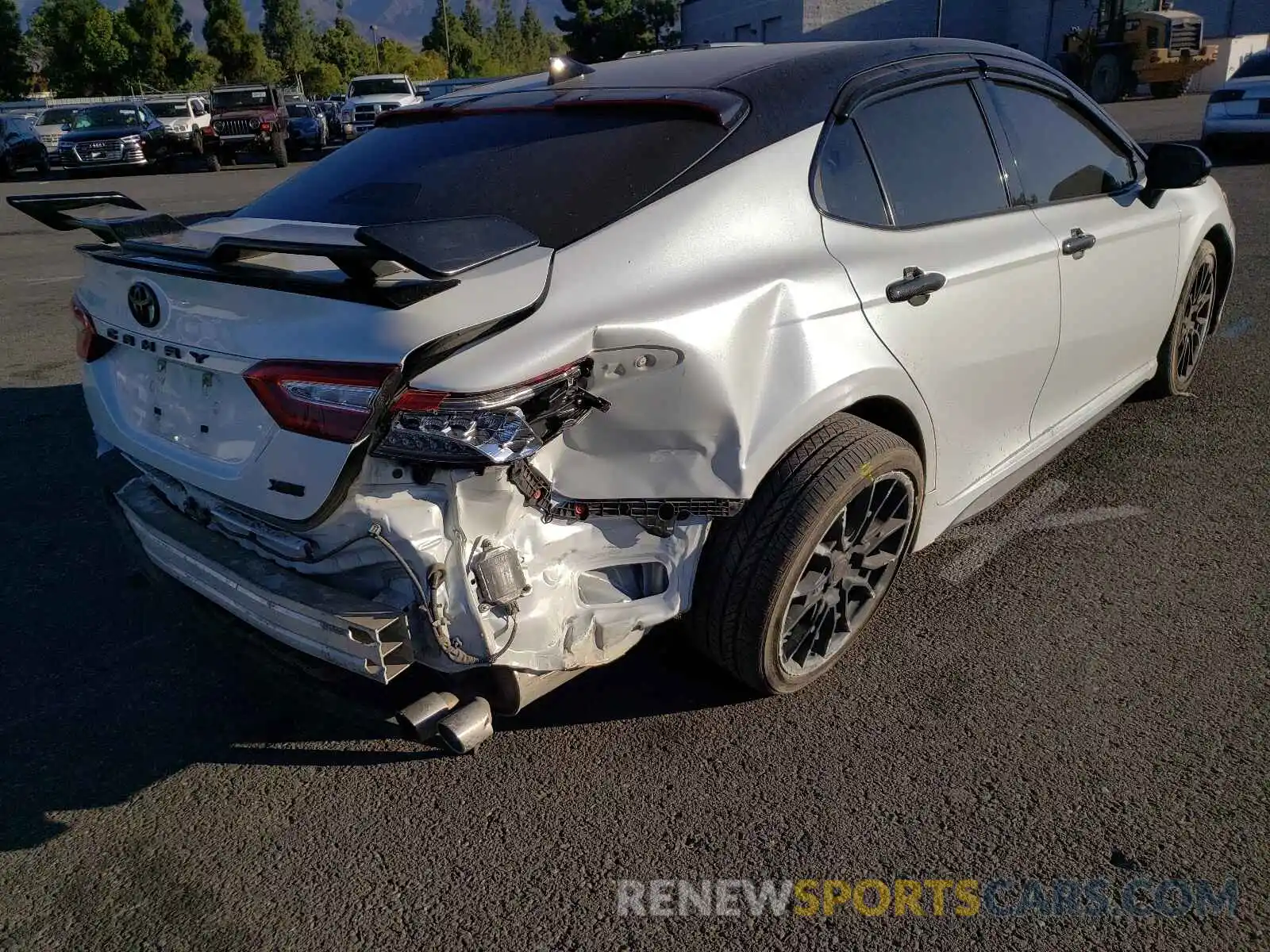 4 Photograph of a damaged car 4T1K61AK7LU354152 TOYOTA CAMRY 2020