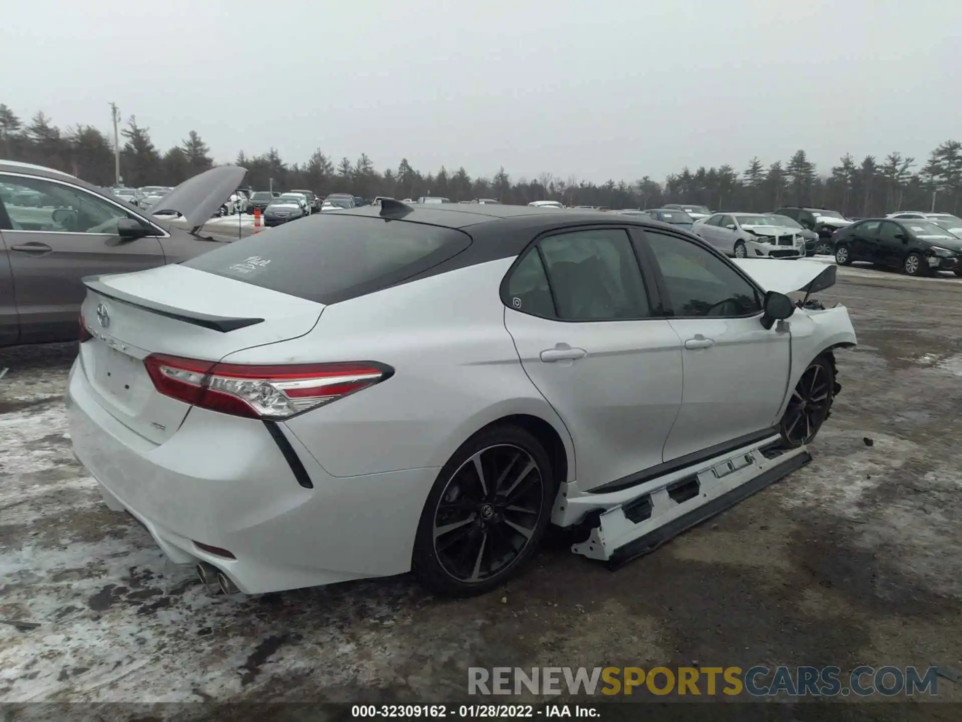 4 Photograph of a damaged car 4T1K61AK7LU355513 TOYOTA CAMRY 2020