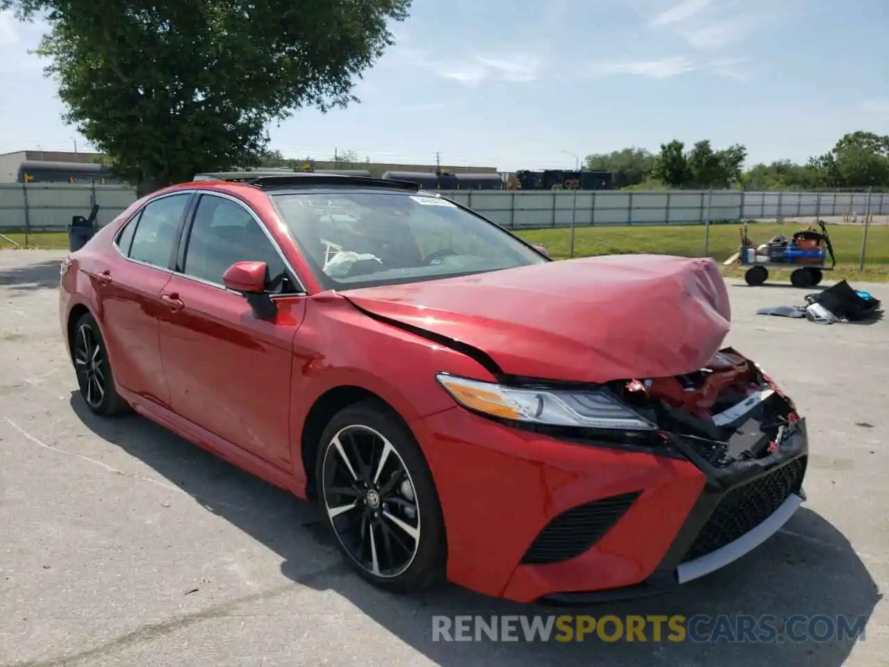 1 Photograph of a damaged car 4T1K61AK7LU364177 TOYOTA CAMRY 2020