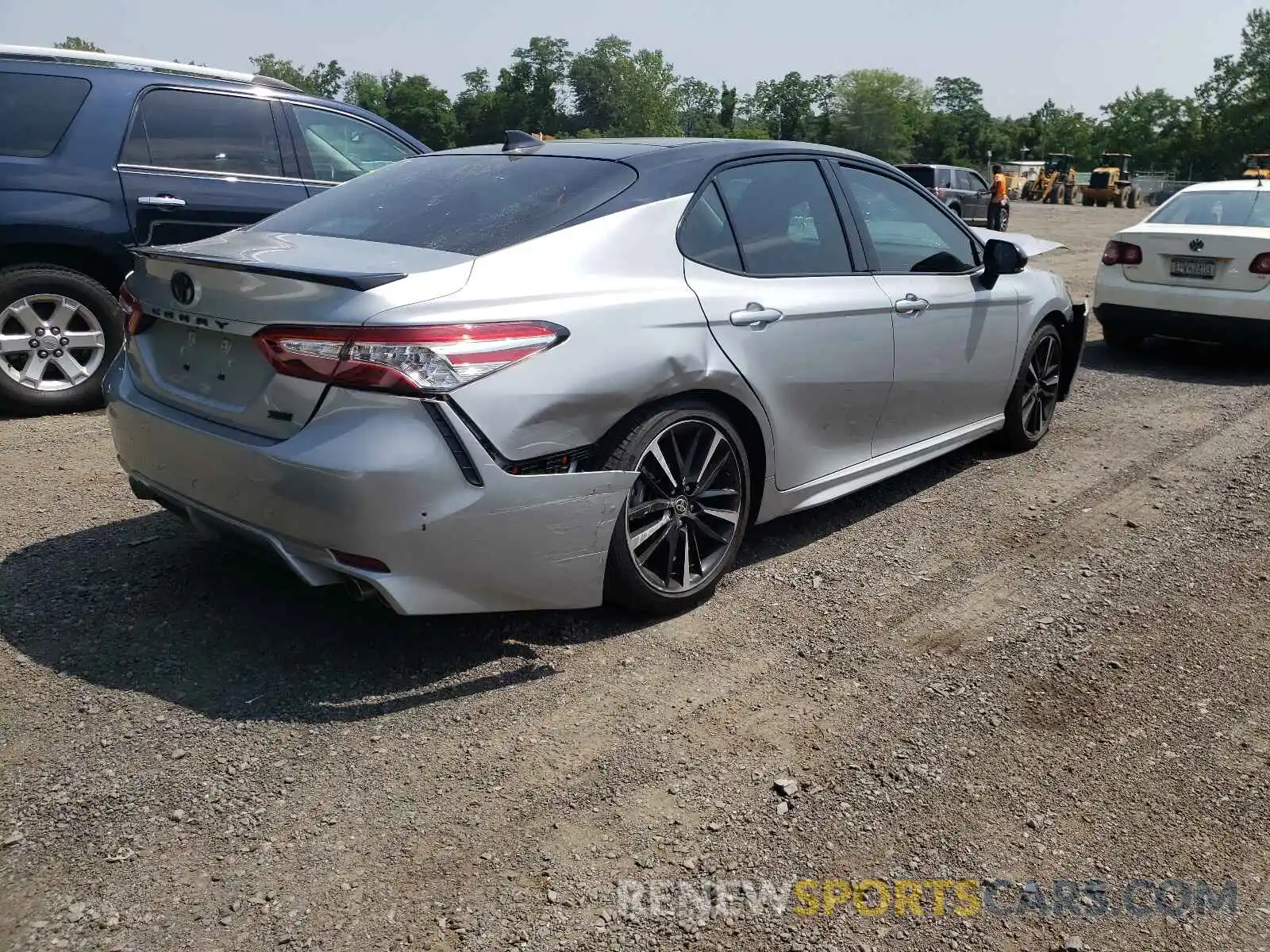 4 Photograph of a damaged car 4T1K61AK7LU375616 TOYOTA CAMRY 2020