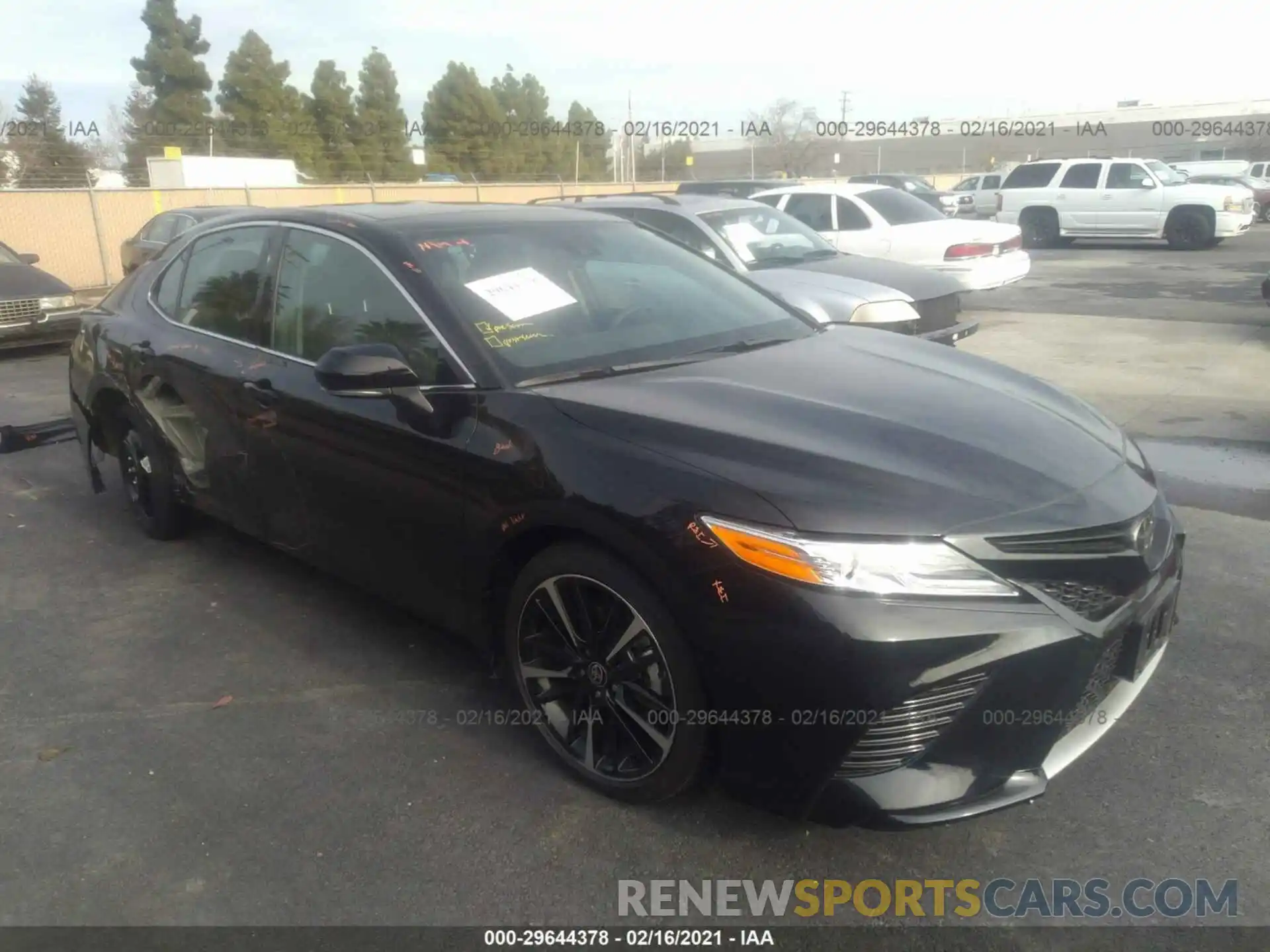 1 Photograph of a damaged car 4T1K61AK7LU375812 TOYOTA CAMRY 2020