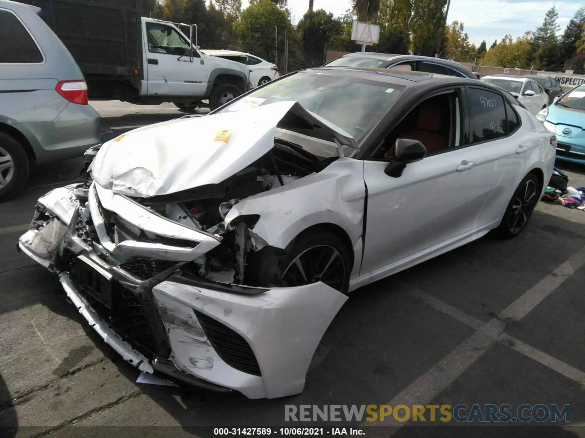 2 Photograph of a damaged car 4T1K61AK7LU378161 TOYOTA CAMRY 2020