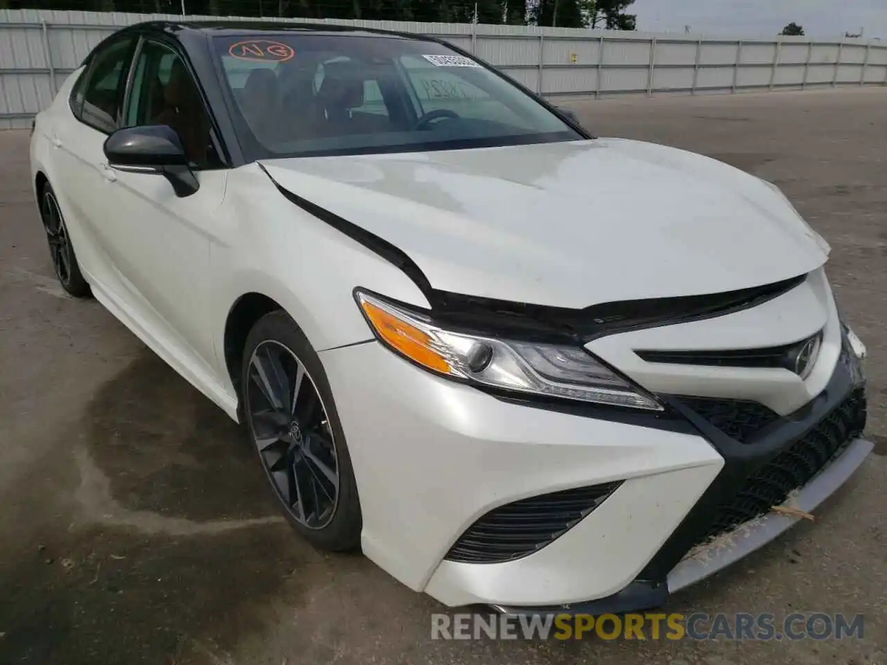 1 Photograph of a damaged car 4T1K61AK7LU379262 TOYOTA CAMRY 2020