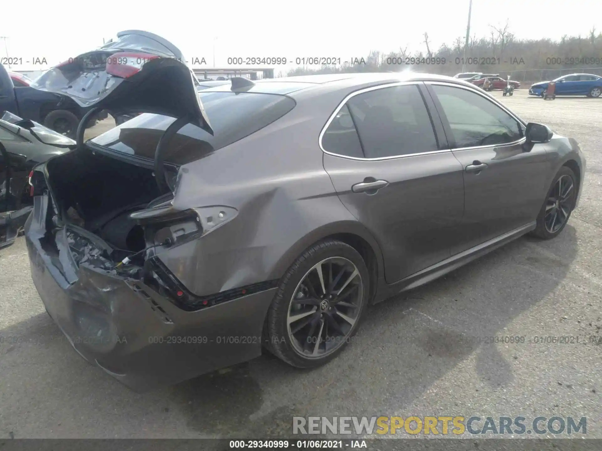 4 Photograph of a damaged car 4T1K61AK7LU501571 TOYOTA CAMRY 2020