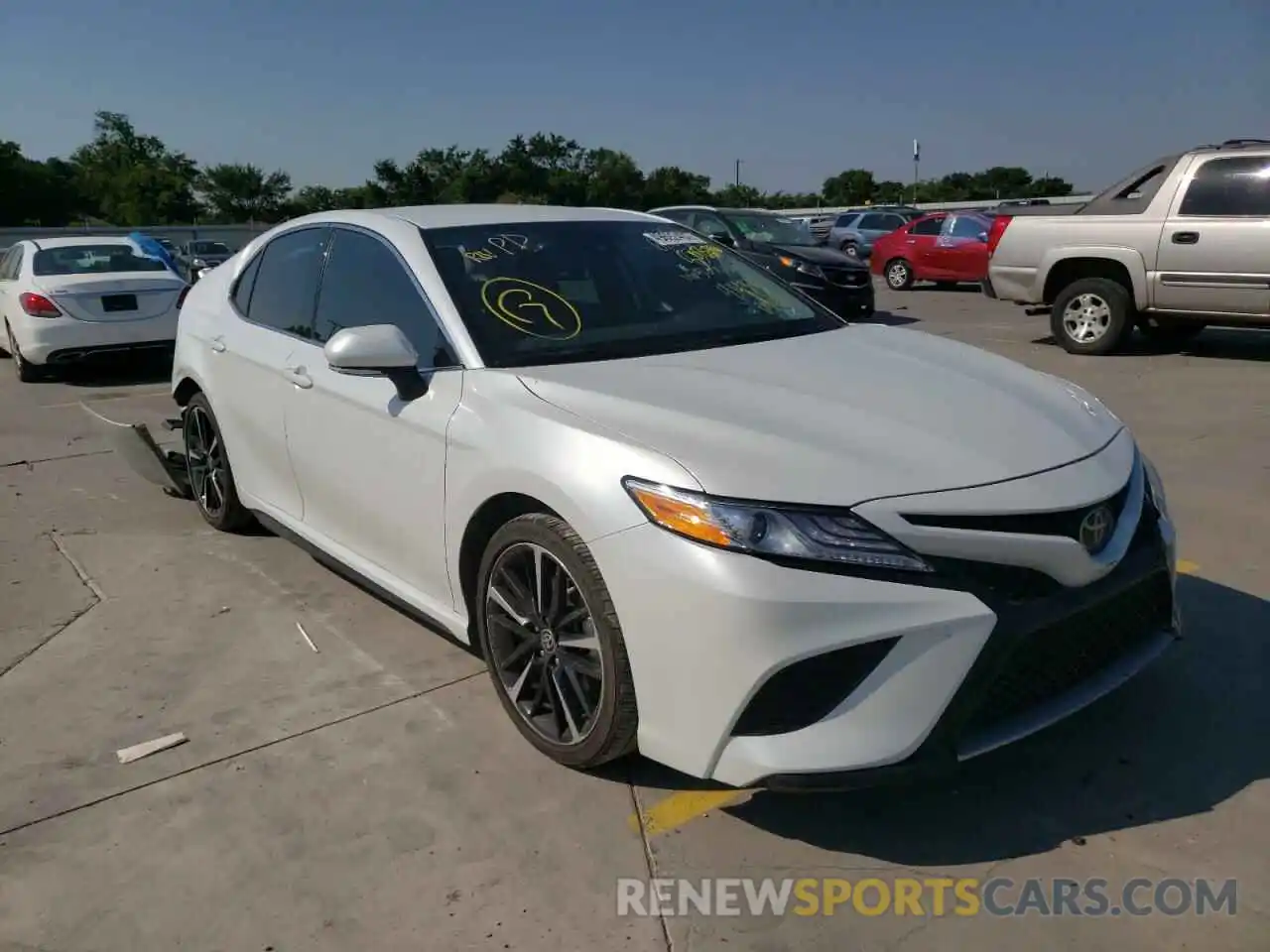 1 Photograph of a damaged car 4T1K61AK7LU503286 TOYOTA CAMRY 2020