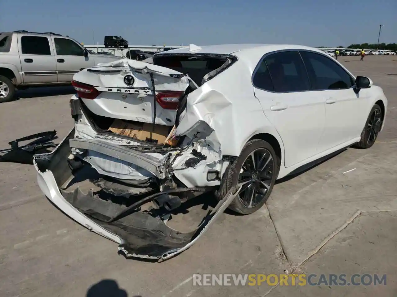 4 Photograph of a damaged car 4T1K61AK7LU503286 TOYOTA CAMRY 2020