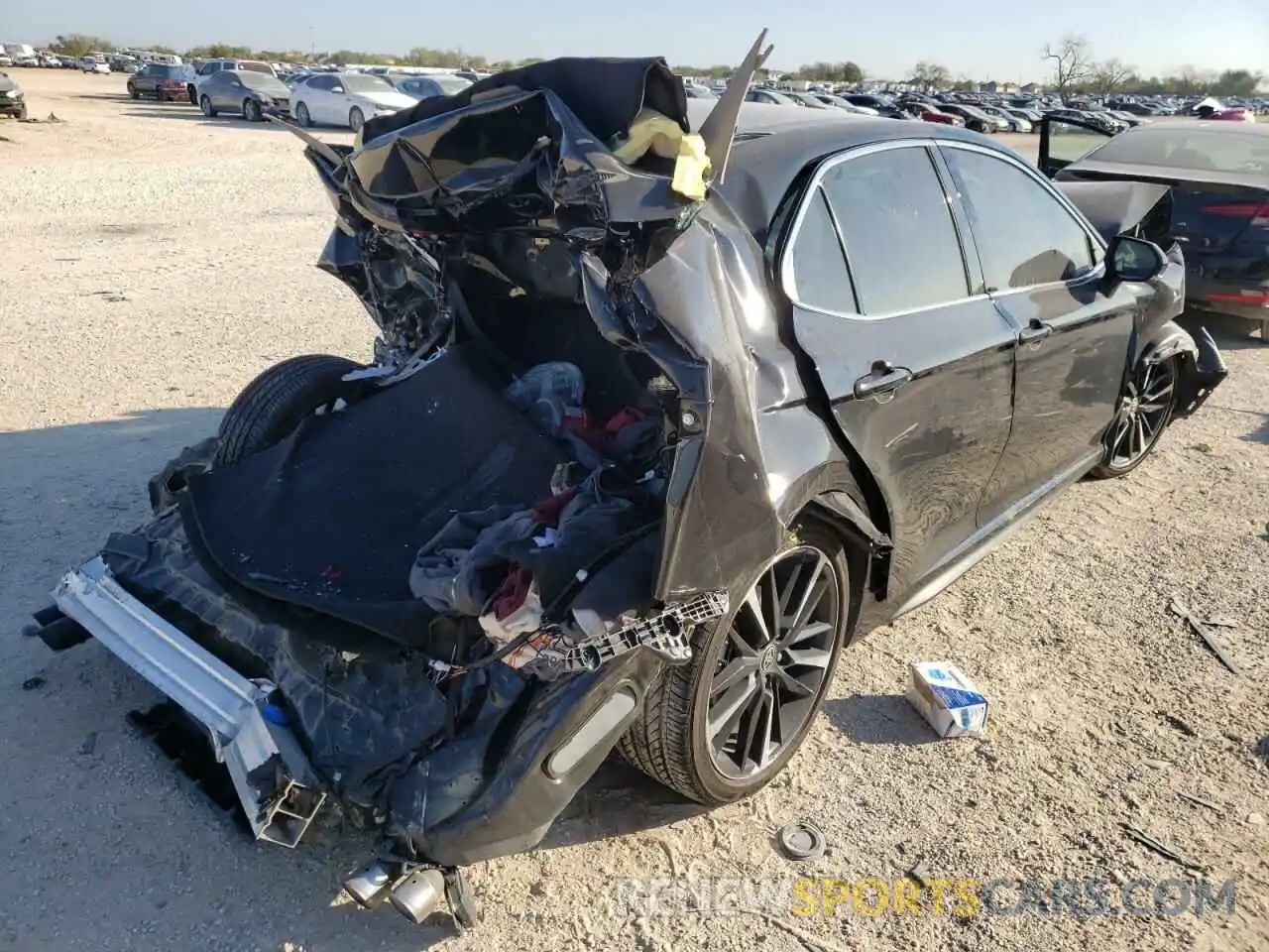 4 Photograph of a damaged car 4T1K61AK7LU510190 TOYOTA CAMRY 2020