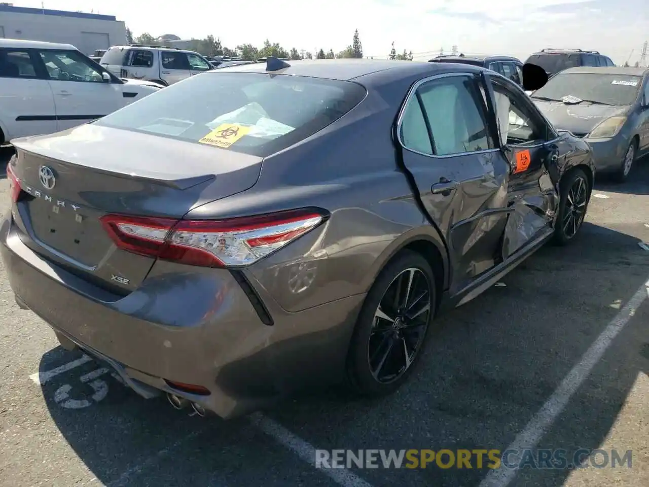 4 Photograph of a damaged car 4T1K61AK7LU510612 TOYOTA CAMRY 2020