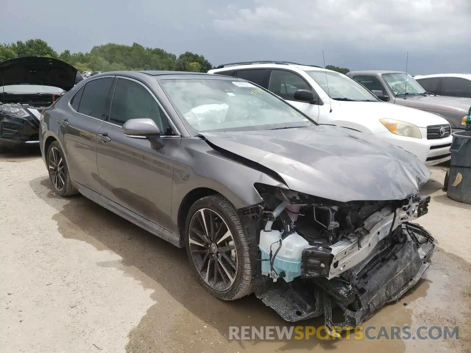 1 Photograph of a damaged car 4T1K61AK7LU511338 TOYOTA CAMRY 2020