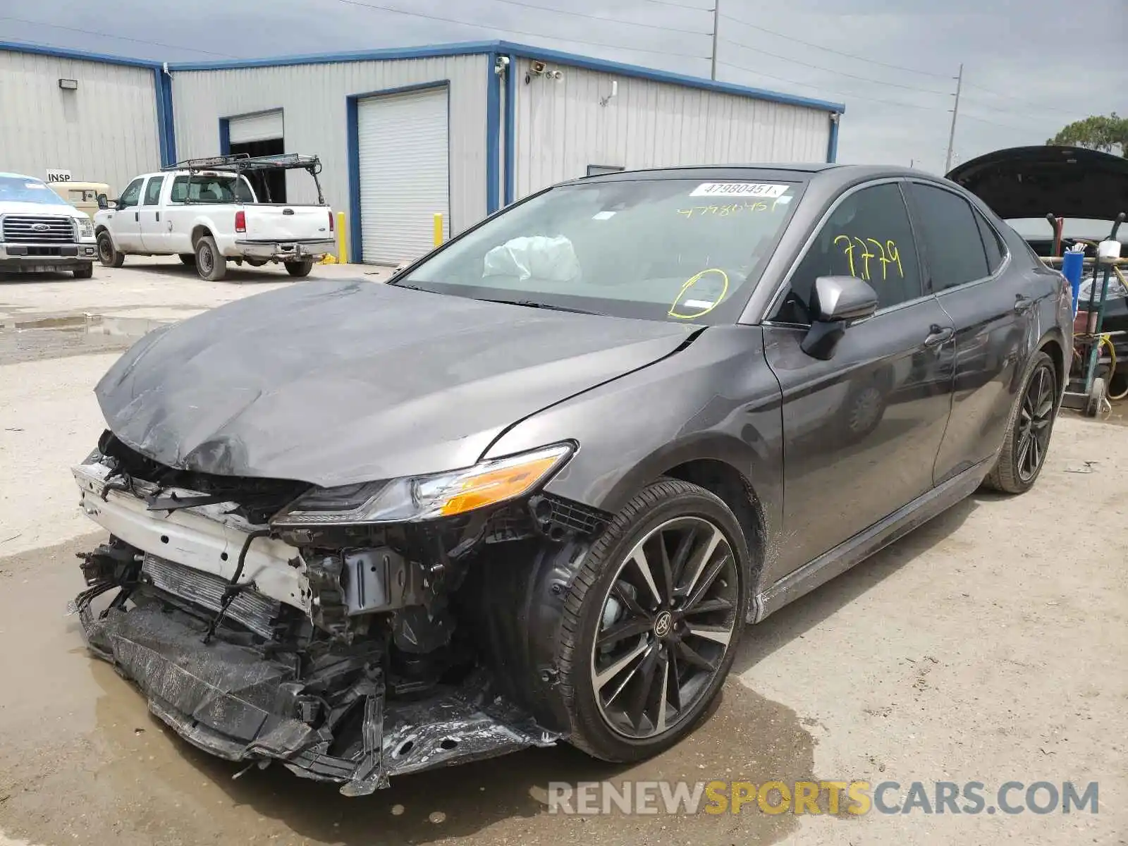 2 Photograph of a damaged car 4T1K61AK7LU511338 TOYOTA CAMRY 2020