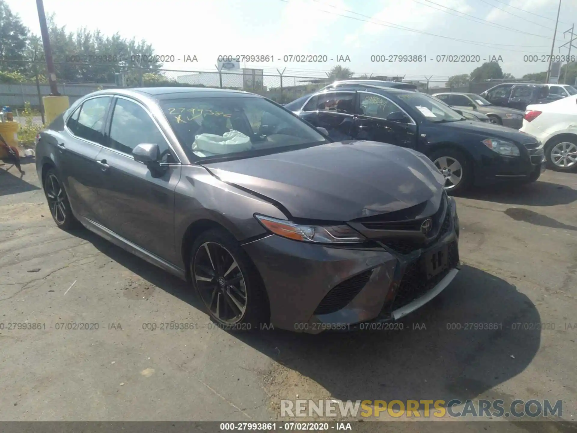 1 Photograph of a damaged car 4T1K61AK7LU870124 TOYOTA CAMRY 2020