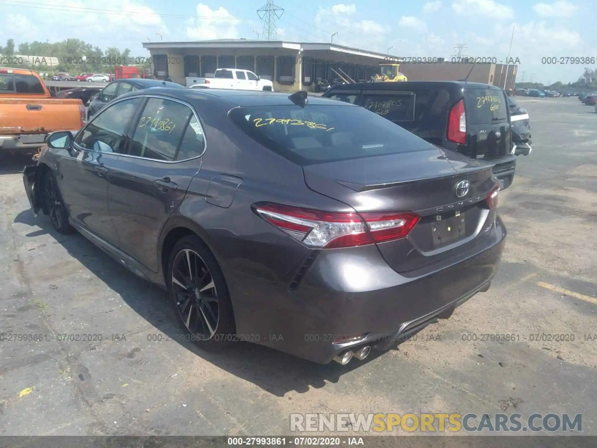 3 Photograph of a damaged car 4T1K61AK7LU870124 TOYOTA CAMRY 2020