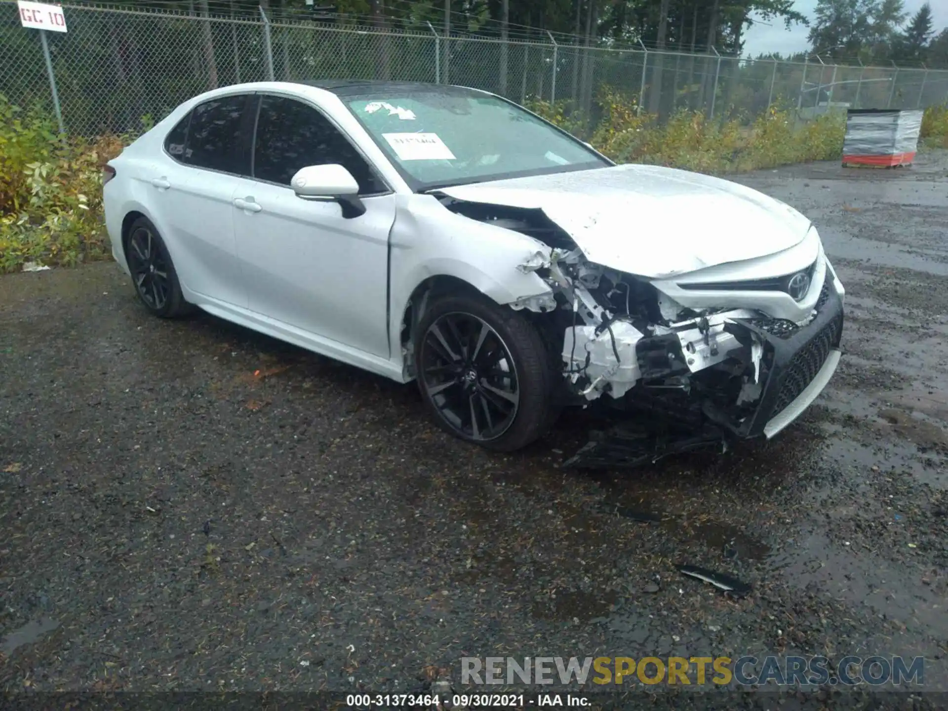 1 Photograph of a damaged car 4T1K61AK7LU901033 TOYOTA CAMRY 2020