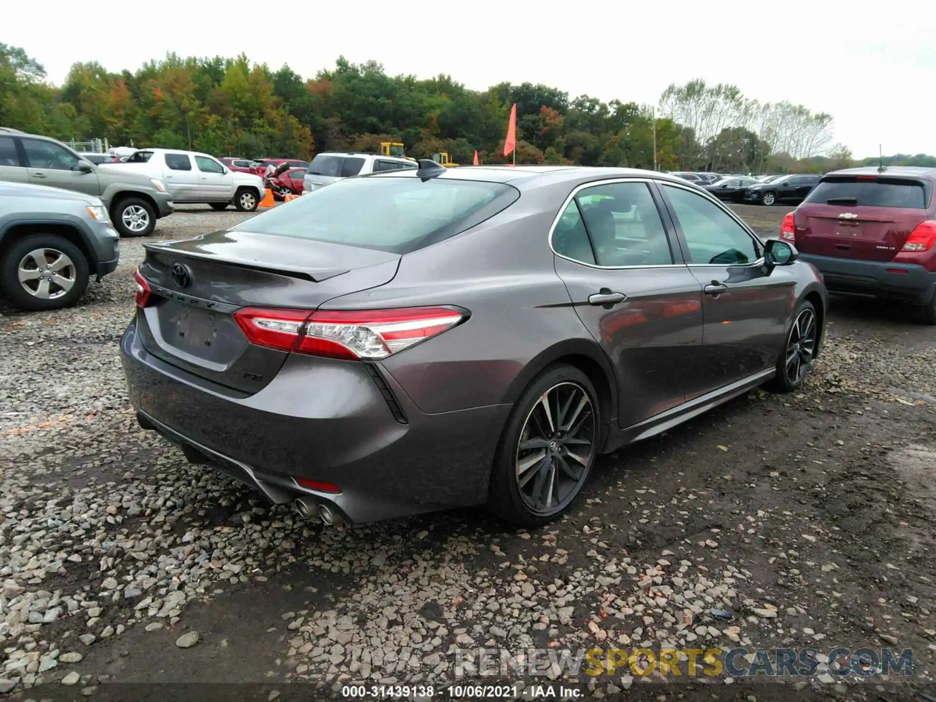 4 Photograph of a damaged car 4T1K61AK7LU901081 TOYOTA CAMRY 2020