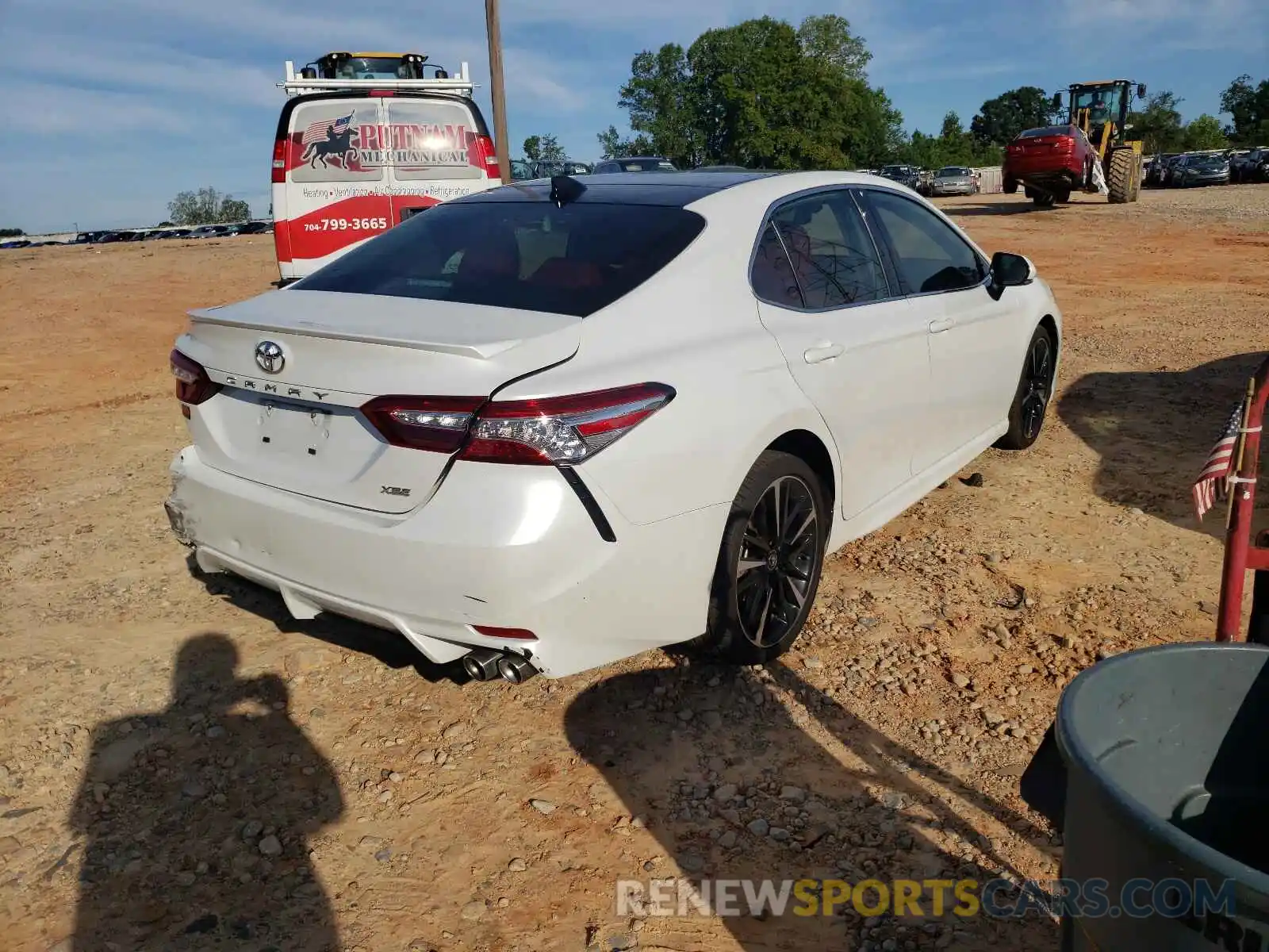 4 Photograph of a damaged car 4T1K61AK7LU912310 TOYOTA CAMRY 2020