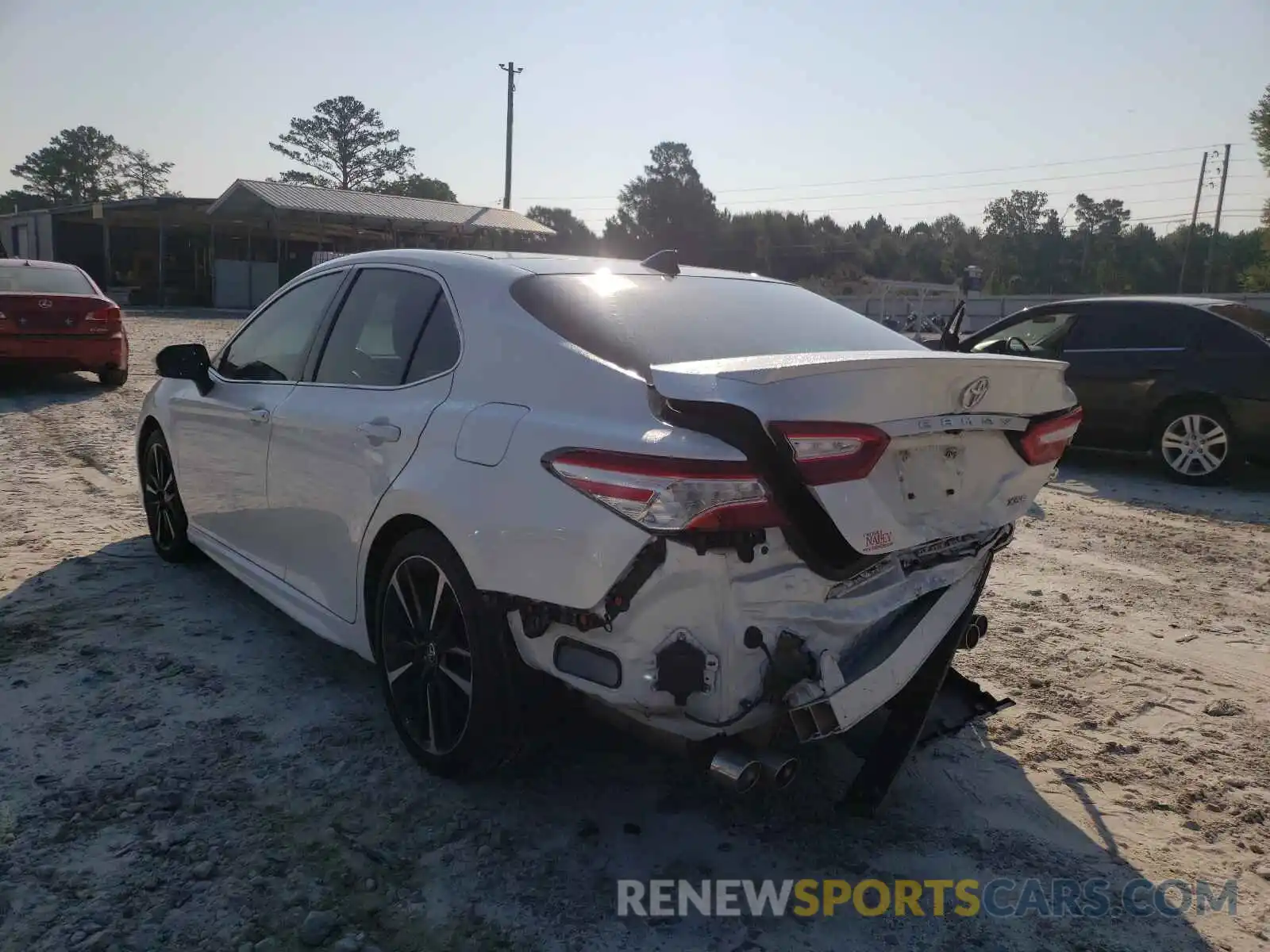 3 Photograph of a damaged car 4T1K61AK7LU924036 TOYOTA CAMRY 2020