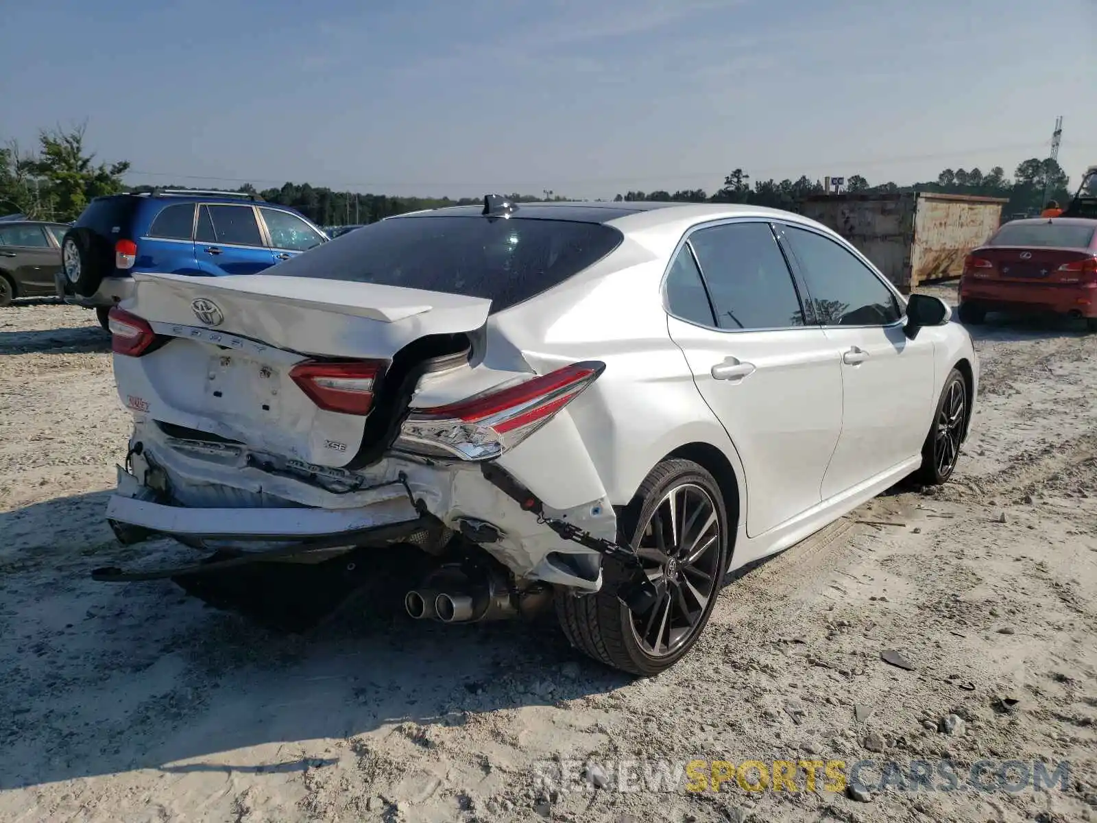 4 Photograph of a damaged car 4T1K61AK7LU924036 TOYOTA CAMRY 2020