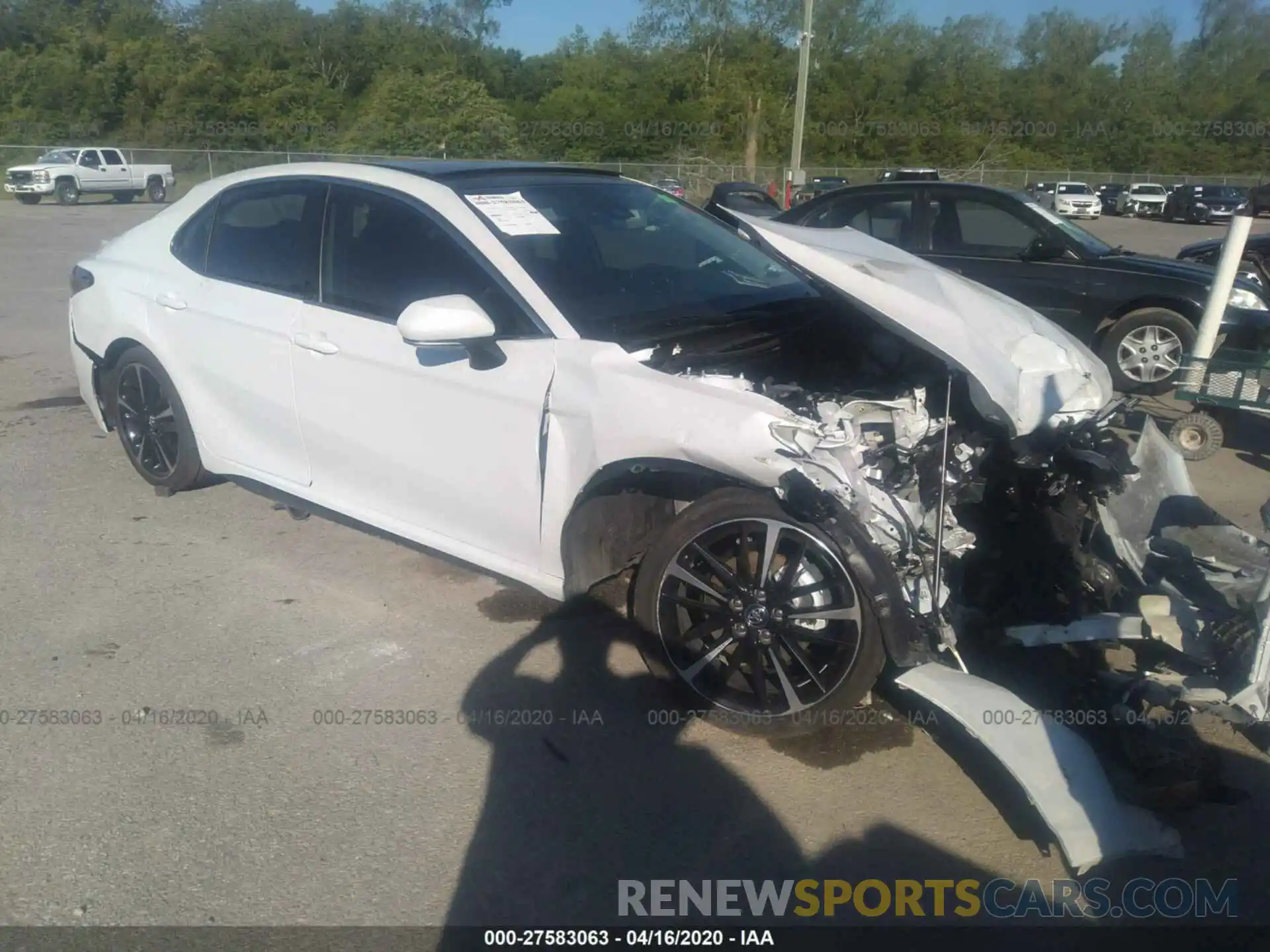 1 Photograph of a damaged car 4T1K61AK7LU926451 TOYOTA CAMRY 2020