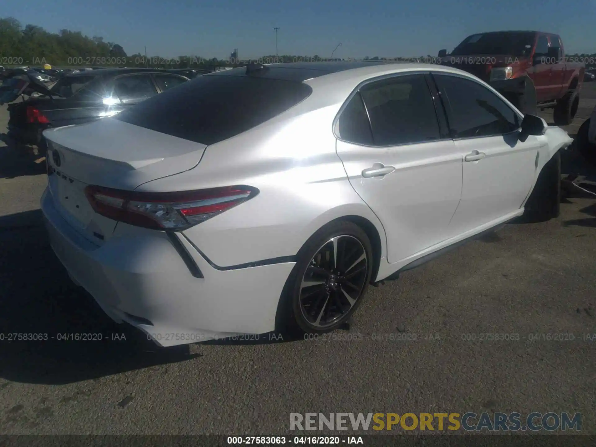 4 Photograph of a damaged car 4T1K61AK7LU926451 TOYOTA CAMRY 2020