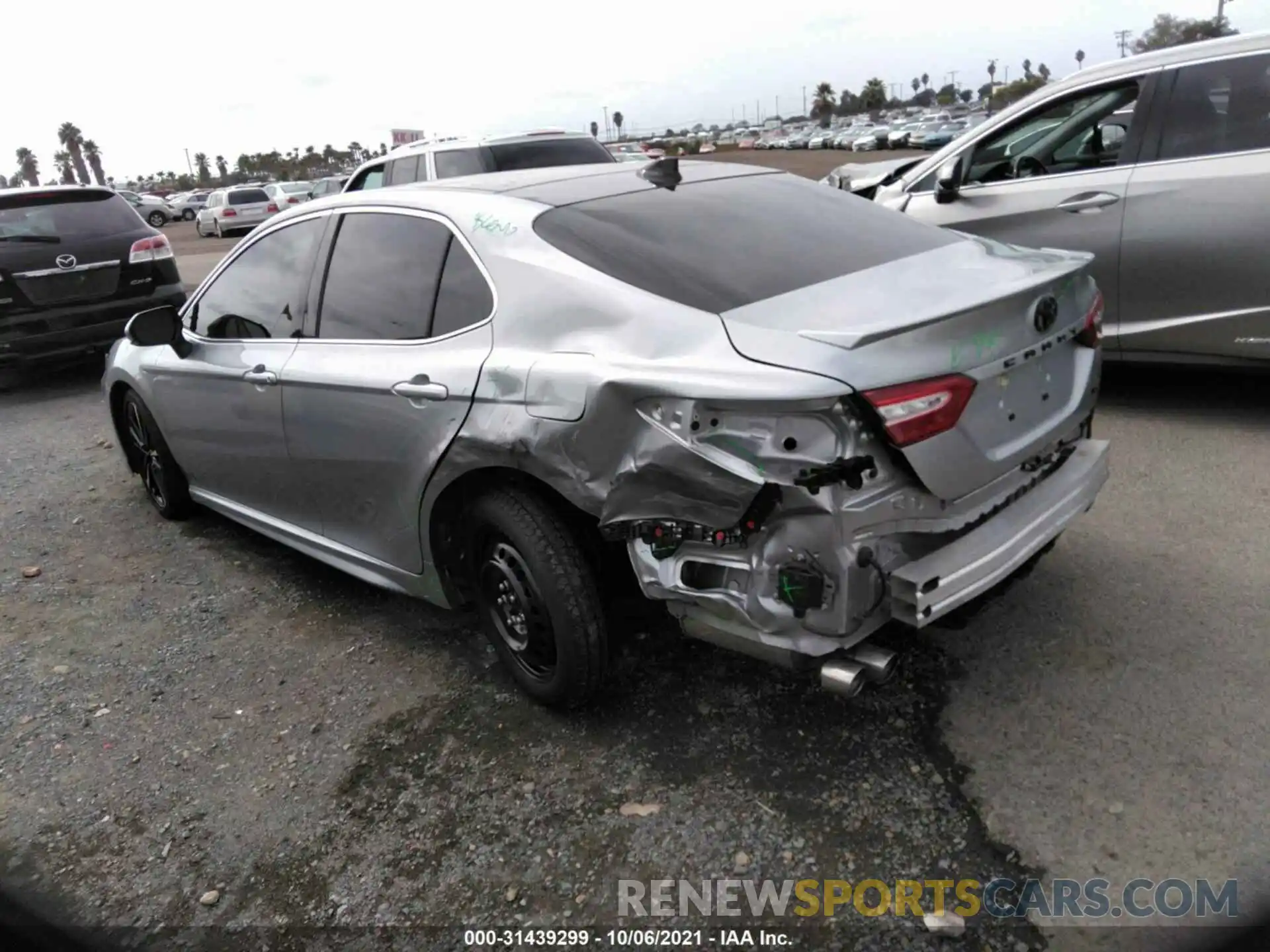 3 Photograph of a damaged car 4T1K61AK7LU951253 TOYOTA CAMRY 2020