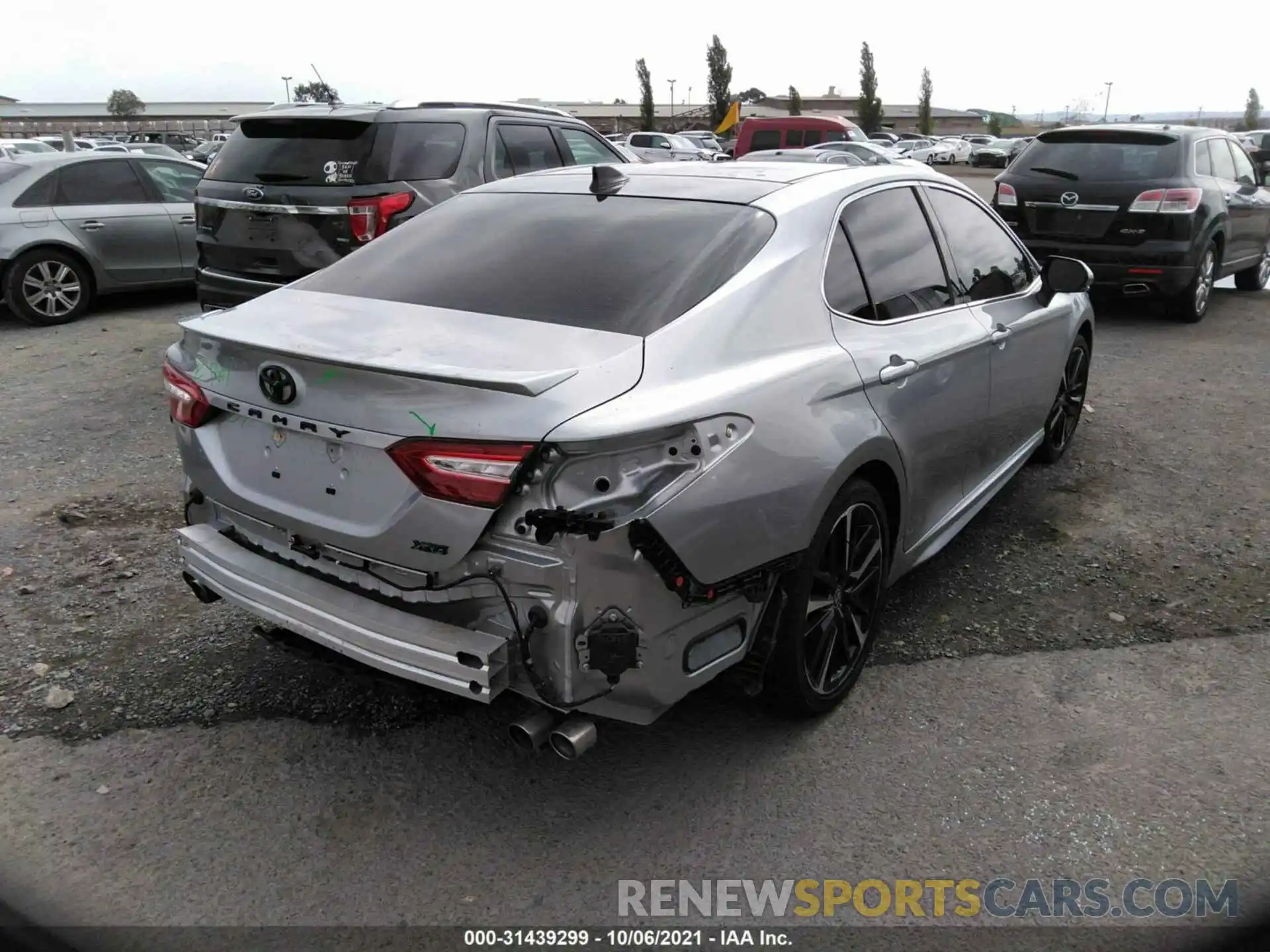 4 Photograph of a damaged car 4T1K61AK7LU951253 TOYOTA CAMRY 2020