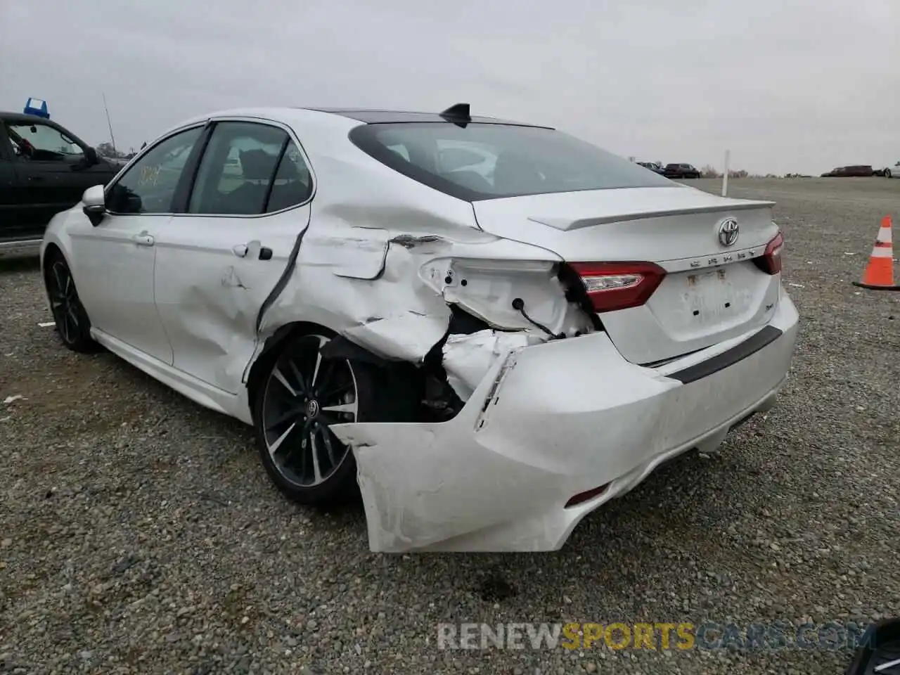 3 Photograph of a damaged car 4T1K61AK7LU961300 TOYOTA CAMRY 2020