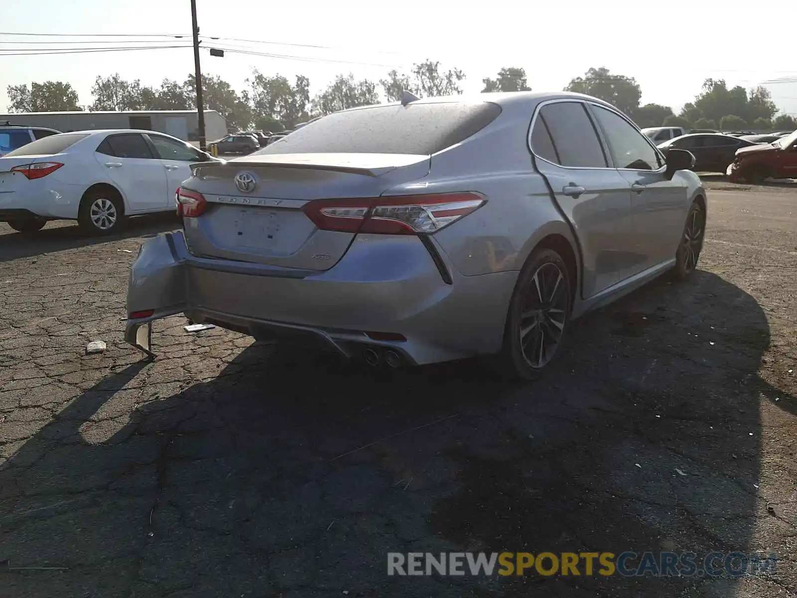 4 Photograph of a damaged car 4T1K61AK7LU962527 TOYOTA CAMRY 2020