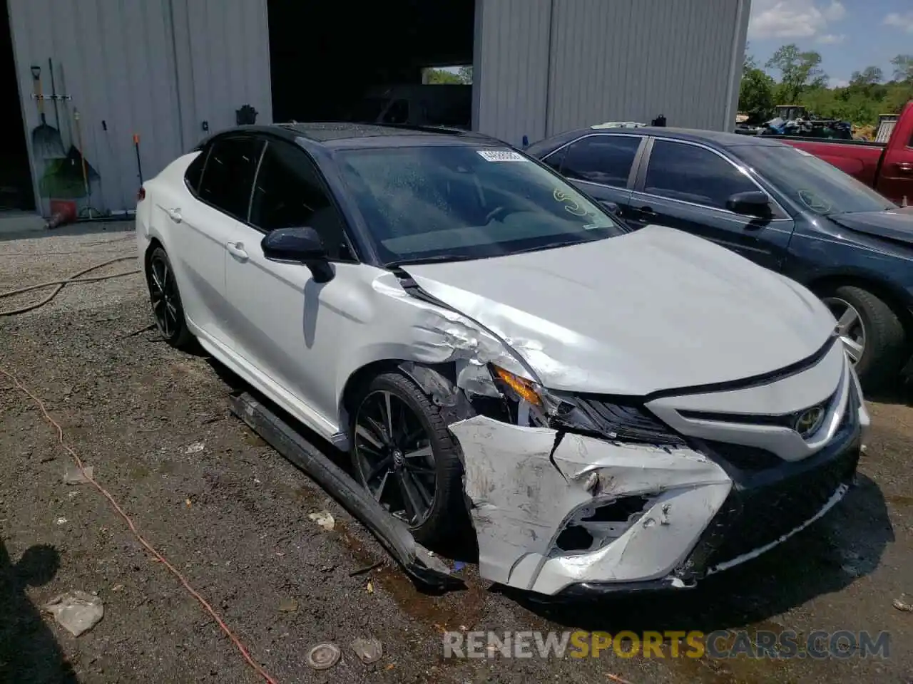 1 Photograph of a damaged car 4T1K61AK8LU304179 TOYOTA CAMRY 2020