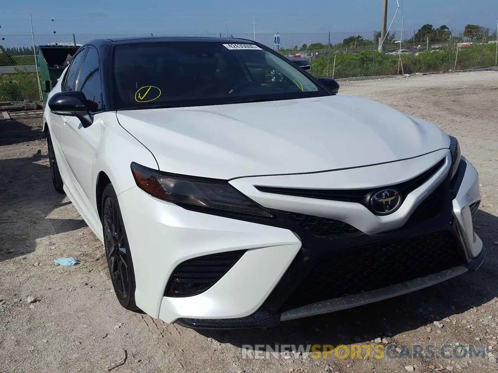 1 Photograph of a damaged car 4T1K61AK8LU312525 TOYOTA CAMRY 2020