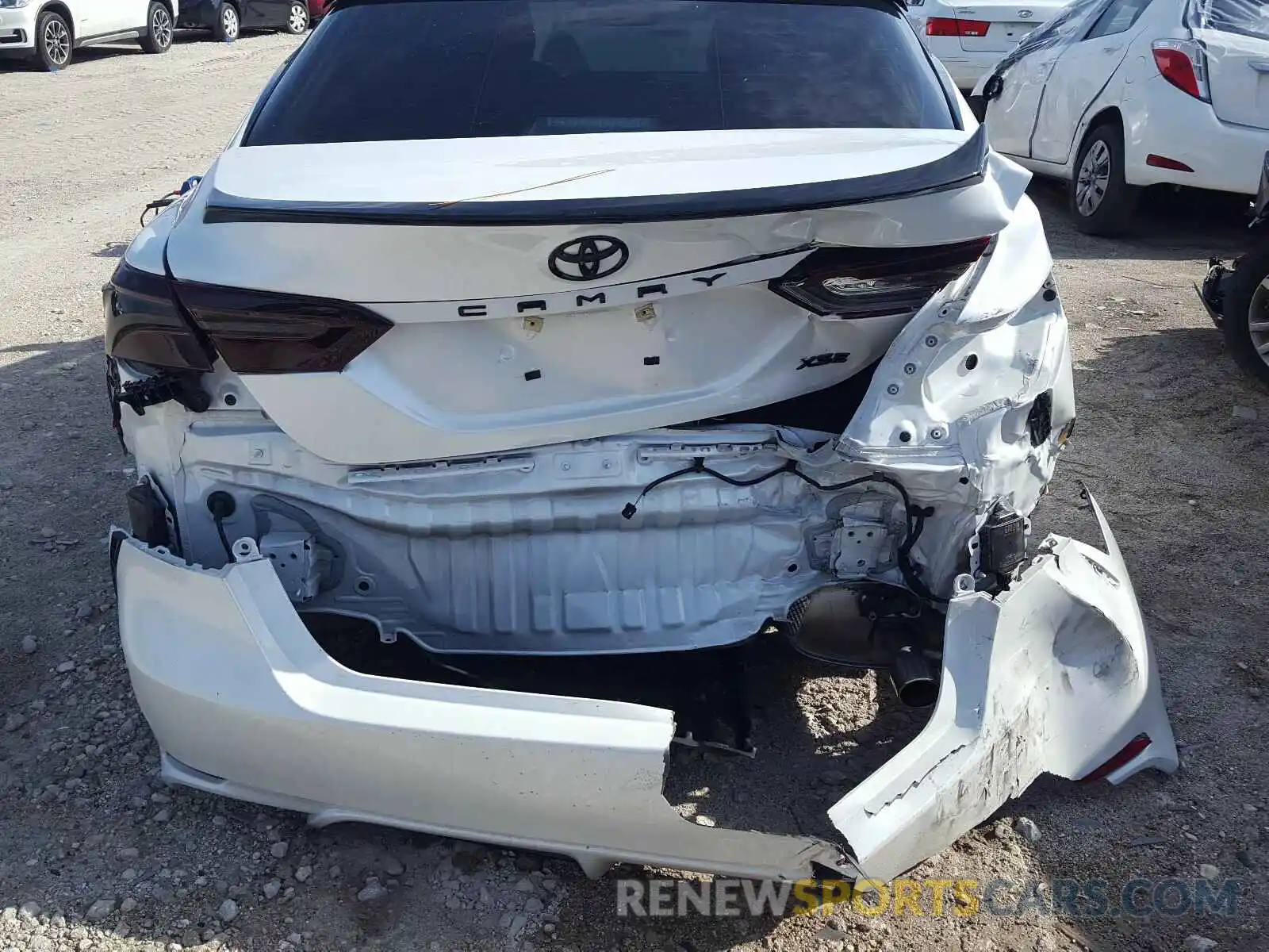 9 Photograph of a damaged car 4T1K61AK8LU312525 TOYOTA CAMRY 2020